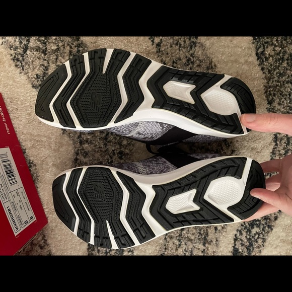 NIB Snakeskin New Balance sneakers size 8 - Picture 4 of 4